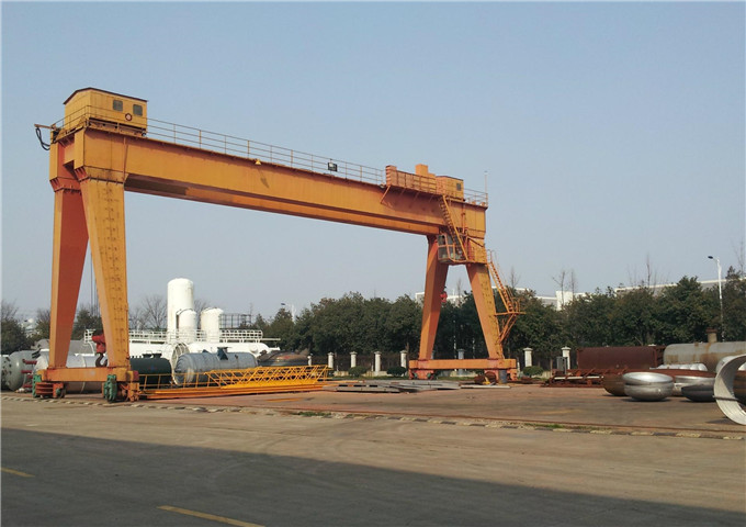 The double-girder gantry crane of 20 tons for sale