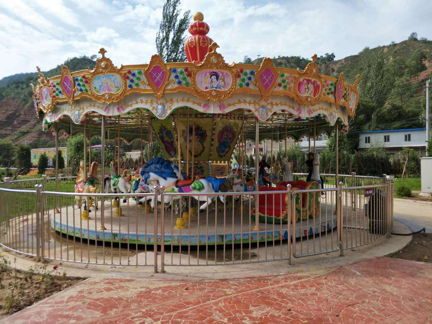 carousel ride with 24 seats 